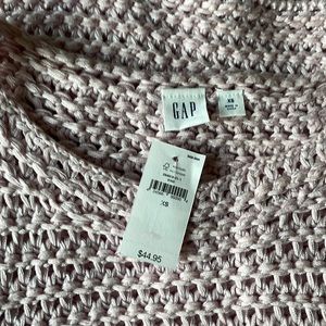 Gap top, size XS in light purple color